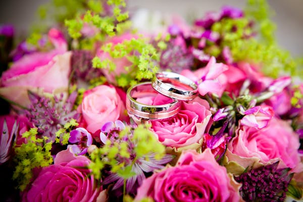 Best Wedding Flowers Guide - The Top 10 Blooming Marvels!