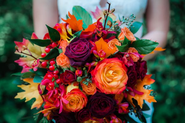 Wedding Bouquet Tips - 8 Easy Ways to Craft Your Ensembles!